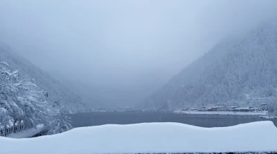 Uzung&ouml;l beyaza b&uuml;r&uuml;nd&uuml;: Kar kalınlığı 1 metreyi aştı
