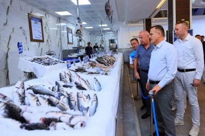 Vali Akbıyık, ihracat rekortmeni su ürünleri sektörü temsilcilerini ziyaret etti
