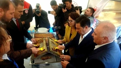 Vali Akbıyık: &quot;Çam balında dünya birincisiyiz&quot;
