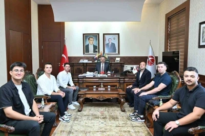 Vali Aksoy, ödüllü Mavera Teknoloji Takımı’nı makamında ağırladı
