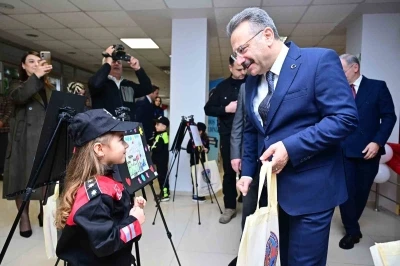 Vali Aksoy: &quot;Teknoloji bağımlılığı giderek artan bir sorun haline geliyor&quot;
