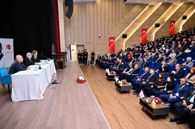 Vali Aksoy, ’Yeminli Aile Arabuluculuğu Belge ve Yemin Töreni’ne katıldı
