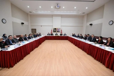 Vali Aktaş açıkladı: &quot;Enkazdan kurtarılan Dilara yoğun bakımdan çıktı&quot;
