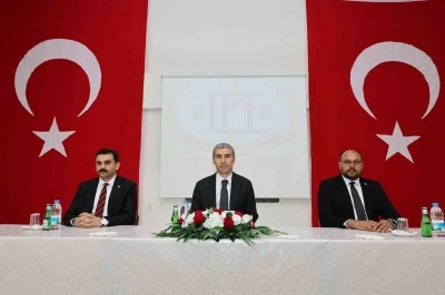 Vali Aktaş, kamu hizmetlerinin verimli olması i&ccedil;in iş birliğine dikkat &ccedil;ekti
