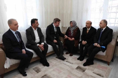 Vali Aydoğdu&rsquo;dan ailelere Ramazan ziyareti
