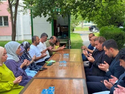 Vali Aydoğdu, eski Vali Yardımcısı Başt&uuml;rk&rsquo;&uuml;n ailesine başsağlığı diledi
