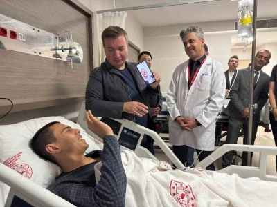 Vali Aydoğdu, hastanede tedavi gören üniversite öğrencisini yalnız bırakmadı
