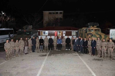 Vali Aydoğdu, &Ouml;zel Harekat Şube M&uuml;d&uuml;rl&uuml;ğ&uuml; personeliyle sahurda buluştu
