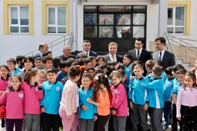 Vali Aydoğdu: "Modern spor alanları &ccedil;ocuklar i&ccedil;in &ouml;nemli"
