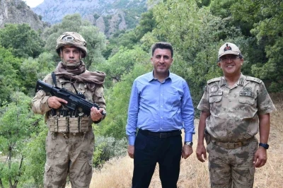 Vali Aygöl, Aliboğazı’nda askerlerle bir araya geldi
