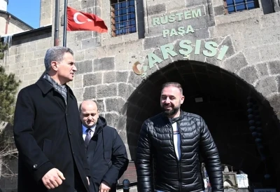 Vali Baruş; "Taşhan el sanatlarını geleceğe taşıyor"
