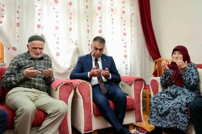 Vali &Ccedil;ağatay&rsquo;ın ilk ziyareti şehidin baba evi oldu

