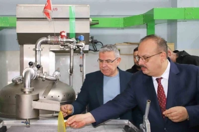 Vali Canbolat, Köşk’te zeytinyağı sıkım işletmelerinde incelemelerde bulundu
