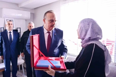 Vali Canbolat&rsquo;tan şehit polis Ko&ccedil;yiğit&rsquo;in ailesine taziye ziyareti
