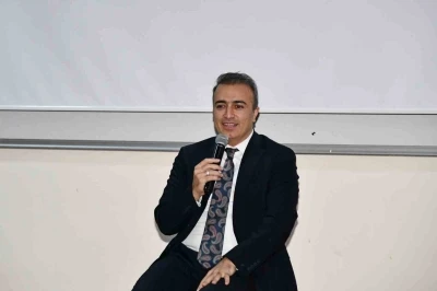 Vali &Ccedil;i&ccedil;ek, Ardahan &Uuml;niversitesi&rsquo;nde s&ouml;yleşi programına katıldı

