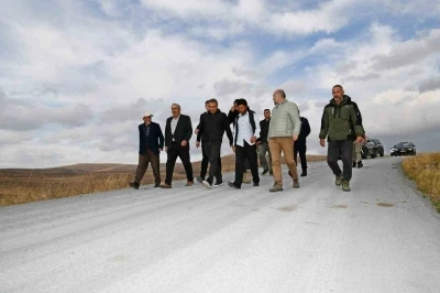 Vali Çiçek, köy yollarını denetledi
