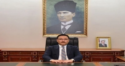 Vali &Ccedil;i&ccedil;ek: "Kahraman polislerimiz, toplumumuzun huzurunun en b&uuml;y&uuml;k teminatıdır"
