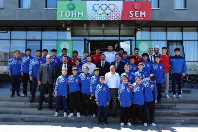 Vali &Ccedil;i&ccedil;ek&rsquo;ten Gen&ccedil;lik ve Spor İl M&uuml;d&uuml;rl&uuml;ğ&uuml;&rsquo;ne ziyaret

