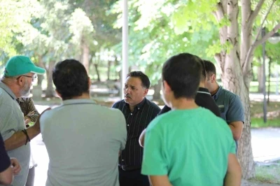 Vali &Ccedil;i&ccedil;ek vatandaşlarla bir araya geldi
