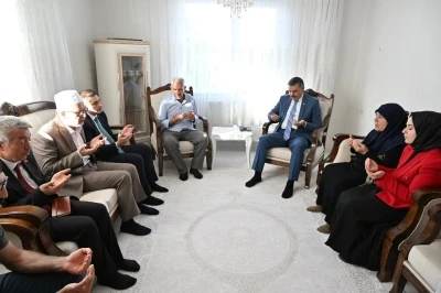 Vali Çiftçi’den şehit ailesine ziyaret
