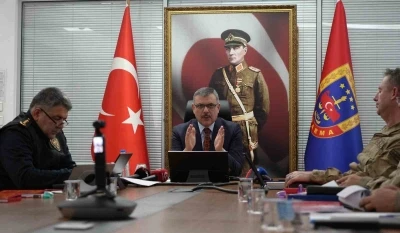 Vali &Ccedil;ift&ccedil;i&rsquo;den vatandaşlara dolandırıcı uyarısı
