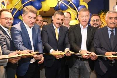 Vali Çiftçi, Erzurum Fenerbahçeliler Derneğinin açılış törenine katıldı
