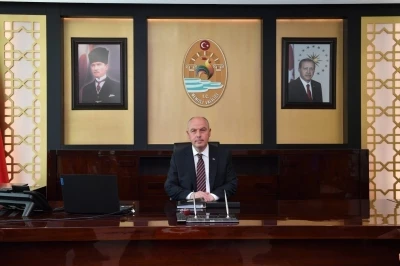 Vali Coşkun: &quot;Cumhuriyet, Türk milletine bırakılmış en büyük emanettir&quot;
