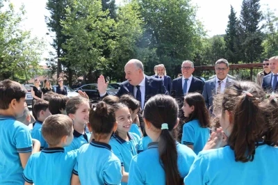 Vali Coşkun; &quot;En güçlü silah bilgi, en büyük düşman ise tembellik ve cehalettir&quot;
