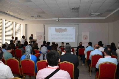 Vali Dallı: &quot;Yaşlılarımızın ülkeye katkı vermeye devam etmelerini sağlayacak imkanlar oluşturmak son derece önemli&quot;
