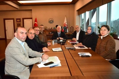 Vali Davut G&uuml;l başkanlığında Fatih&rsquo;te k&uuml;lt&uuml;rel mirasın korunması değerlendirme toplantısı d&uuml;zenlendi
