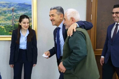 Vali Ekici hem makamda dinledi hem sahada esnafın nabzını tuttu
