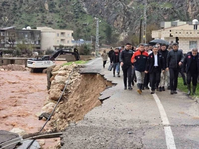 Vali Ekici Kasrik&rsquo;te: "Devlet t&uuml;m imkanlarıyla sahada"
