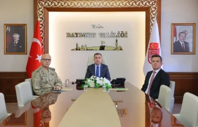 Vali Eldivan, Bakan Yerlikaya başkanlığındaki VKS toplantısına katıldı
