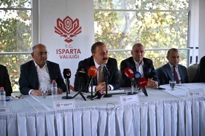 Vali Erin: &quot;Kedilerin patilerinin kesildiği iddiasının aslı astarı yok, tek bir ihbar bile bulunmuyor&quot;
