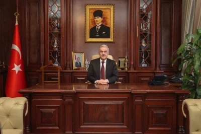 Vali Erol Ayyıldız: "Asrın felaketi, devletin ve milletin kenetlendiği tarihi bir imtihan olmuştur"
