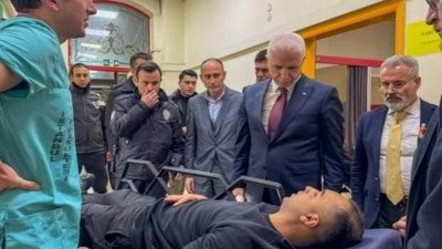 Vali G&uuml;l'den yaralı polislere ziyaret