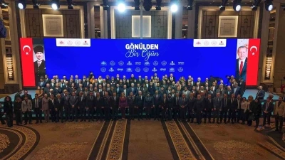 Vali G&uuml;l: "100 bin &ccedil;ocuğumuza sıcak yemek ulaştırmayı hedefliyoruz"
