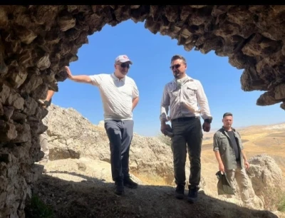 Vali Hatipoğlu, kazı çalışmalarını inceledi
