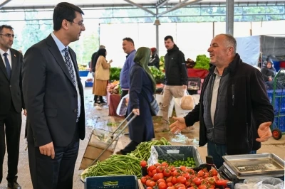 Vali Kartal, Sigorta Semt Pazarını ziyaret etti
