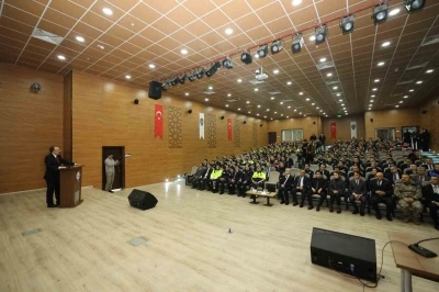 Vali Kızılkaya: "Emniyet teşkilatımız, Siirt&rsquo;in huzurunun en g&uuml;&ccedil;l&uuml; teminatıdır"
