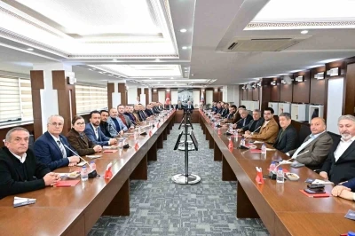 Vali K&ouml;şger&rsquo;den iş d&uuml;nyasına yakın temas
