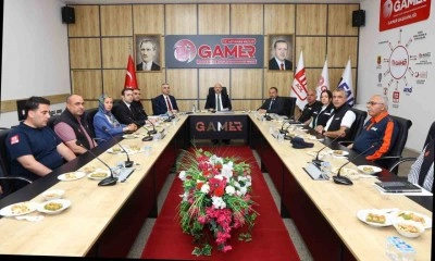 Vali K&uuml;&ccedil;&uuml;k, 112 Acil &Ccedil;ağrı Merkezi&rsquo;nde incelemelerde bulundu