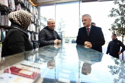 Vali Makas esnafla hasbihal etti
