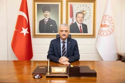 Vali Makas "15 Temmuz &ccedil;ıplak ellerle ihanete dur denilen g&uuml;nd&uuml;r"
