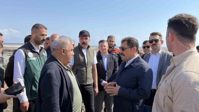 Vali Masatlı afet b&ouml;lgesinde incelemelerde bulundu
