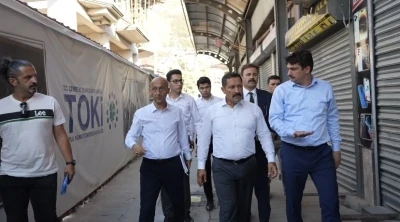 Vali Masatlı, Tarihi Uzun Çarşı’daki çalışmaları inceledi
