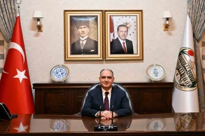 Vali &Ouml;zkan&rsquo;dan Manisa Gazeteciler Cemiyetine kutlama
