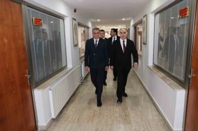 Vali &Ouml;zkan ve Başkan Şimşek yatırımlar hakkında fikir alışverişi yaptı
