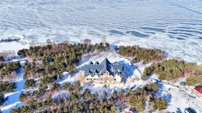 Vali Polat, K&uuml;t&uuml;k ev inşaatını inceledi
