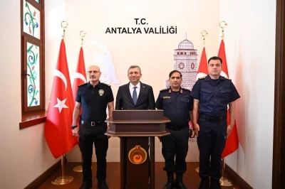 Vali Şahin: "Hedefimiz Antalya&rsquo;da deniz hep temiz"
